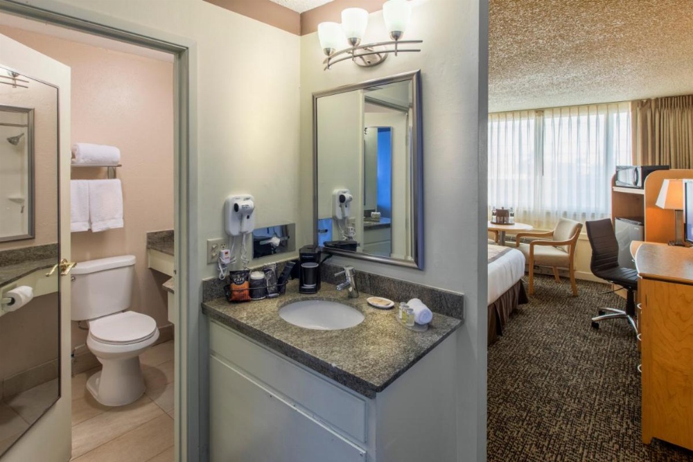 Room image 3